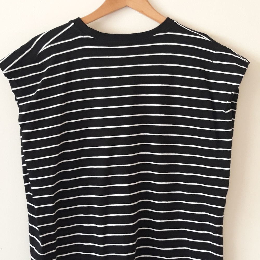 🍾🍾Host pick🍾🍾UNIQLO short sleeve tunic - Picture 5 of 9
